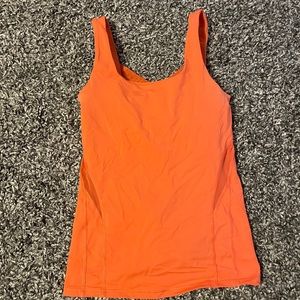 Lululemon workout top.